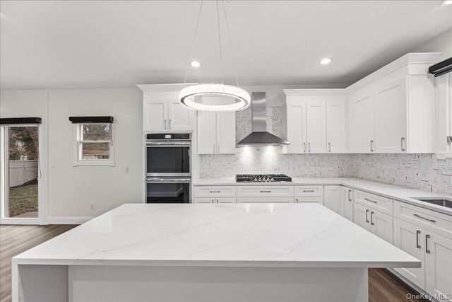 18 Wellington Road, Greenvale, NY 11548