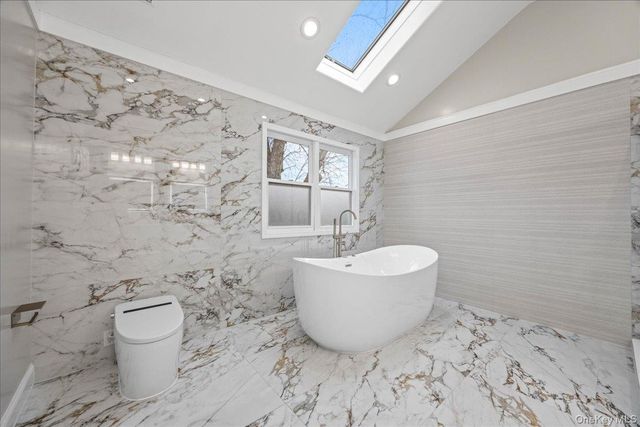 18 Wellington Road, Greenvale, NY 11548