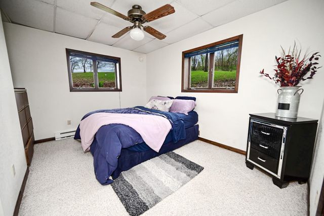 1729 162nd Ave, Manchester, IA 52057