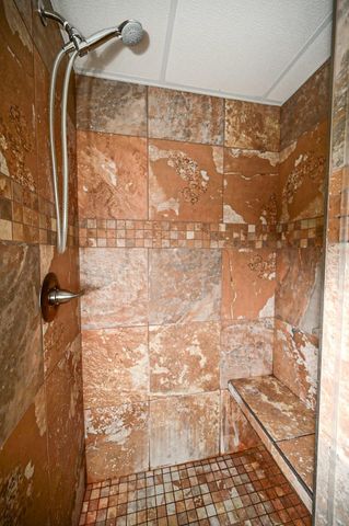 1729 162nd Ave, Manchester, IA 52057