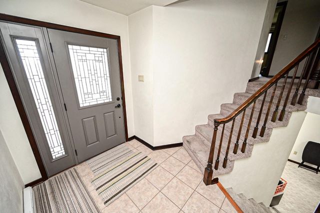 1729 162nd Ave, Manchester, IA 52057