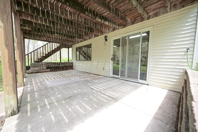 1729 162nd Ave, Manchester, IA 52057