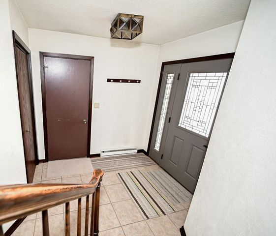 1729 162nd Ave, Manchester, IA 52057