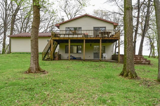 1729 162nd Ave, Manchester, IA 52057