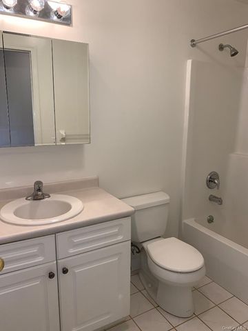 25 College Avenue 311, Nanuet, NY 10954