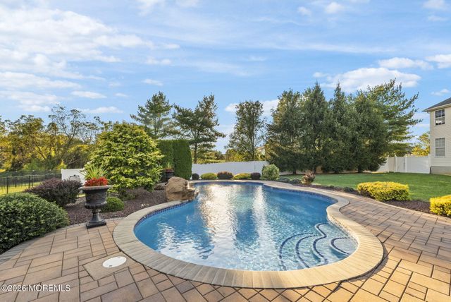 37 Stevenson Drive, Marlboro, NJ 07746