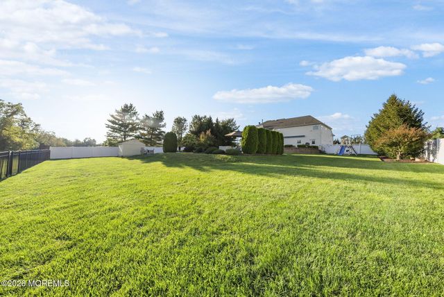 37 Stevenson Drive, Marlboro, NJ 07746