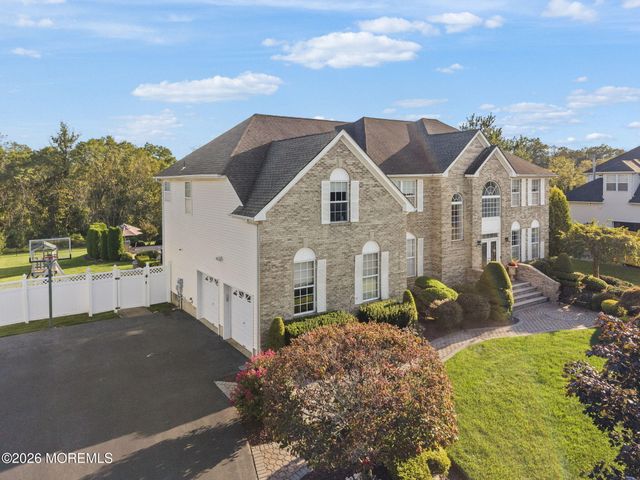 37 Stevenson Drive, Marlboro, NJ 07746