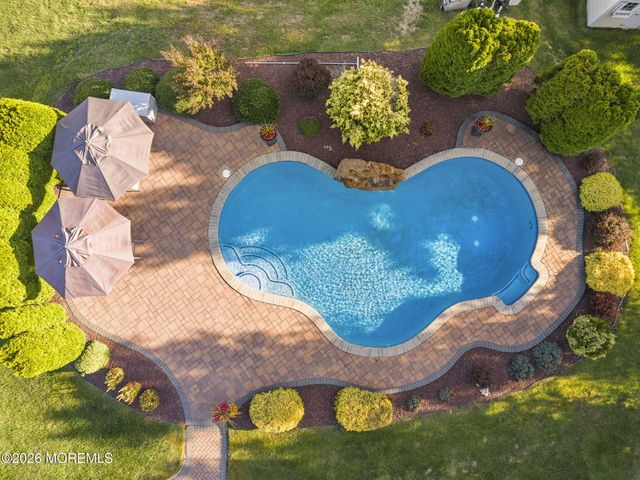 37 Stevenson Drive, Marlboro, NJ 07746