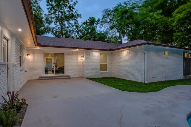 10819 Lochspring Drive, Dallas, TX 75218