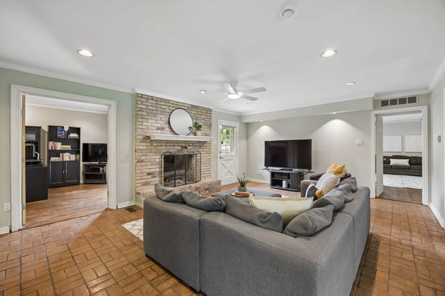 9635 Angleridge Road, Dallas, TX 75238