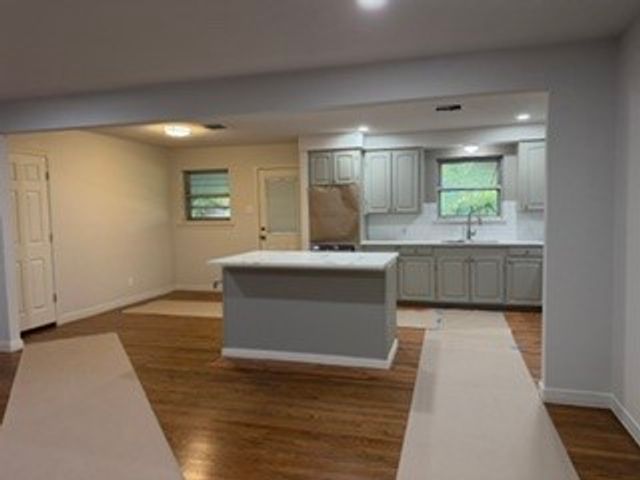 2615 Southwood Drive, Dallas, TX 75233