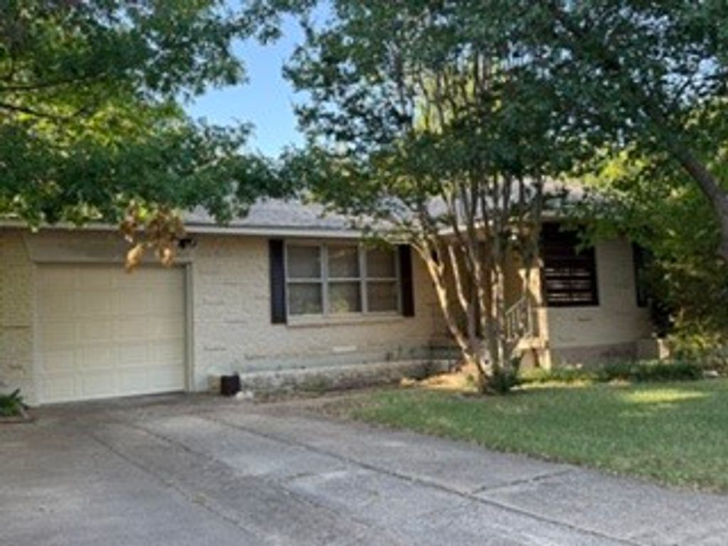 2615 Southwood Drive, Dallas, TX 75233