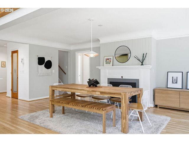 7636 Sw CAPITOL HILL Rd, Portland, OR 97219