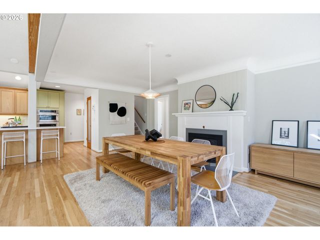 7636 Sw CAPITOL HILL Rd, Portland, OR 97219