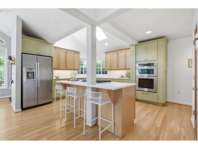 7636 Sw CAPITOL HILL Rd, Portland, OR 97219