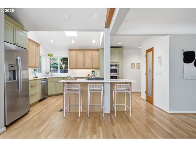 7636 Sw CAPITOL HILL Rd, Portland, OR 97219