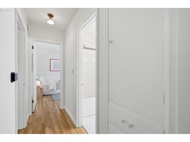 7636 Sw CAPITOL HILL Rd, Portland, OR 97219