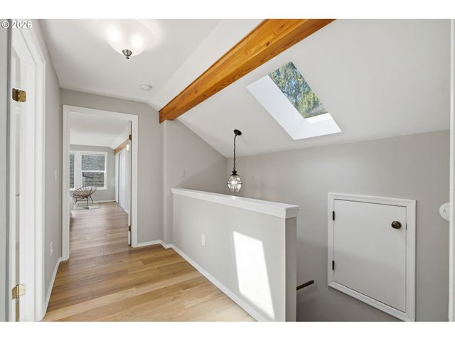 7636 Sw CAPITOL HILL Rd, Portland, OR 97219