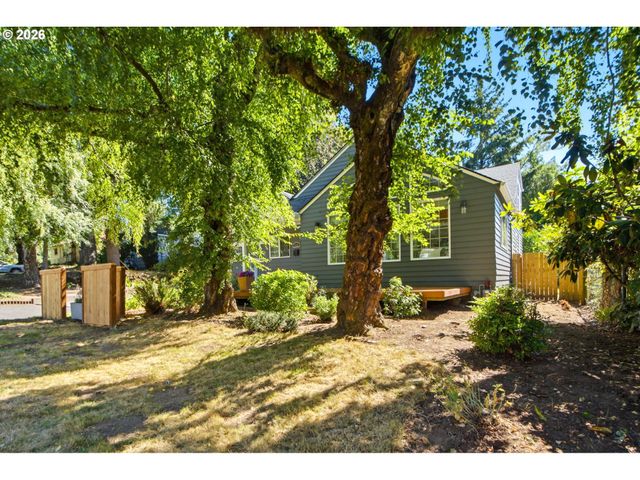 7636 Sw CAPITOL HILL Rd, Portland, OR 97219
