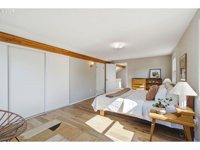 7636 Sw CAPITOL HILL Rd, Portland, OR 97219