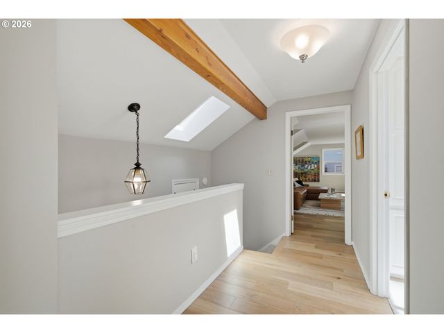 7636 Sw CAPITOL HILL Rd, Portland, OR 97219