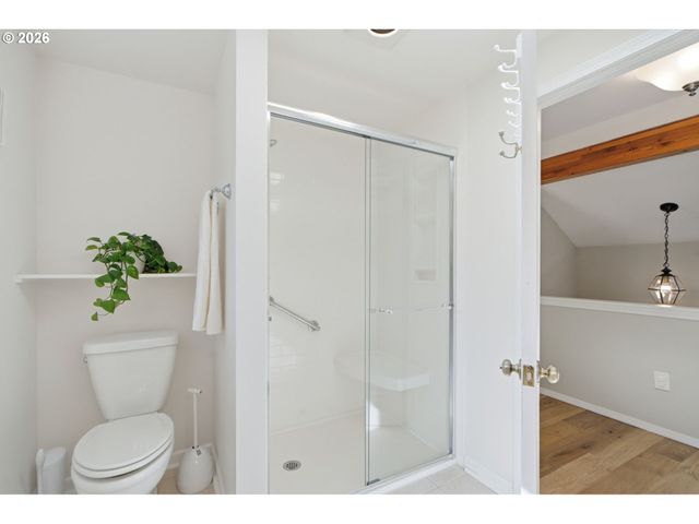 7636 Sw CAPITOL HILL Rd, Portland, OR 97219