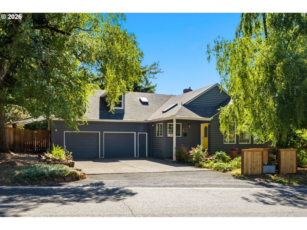 7636 Sw CAPITOL HILL Rd, Portland, OR 97219