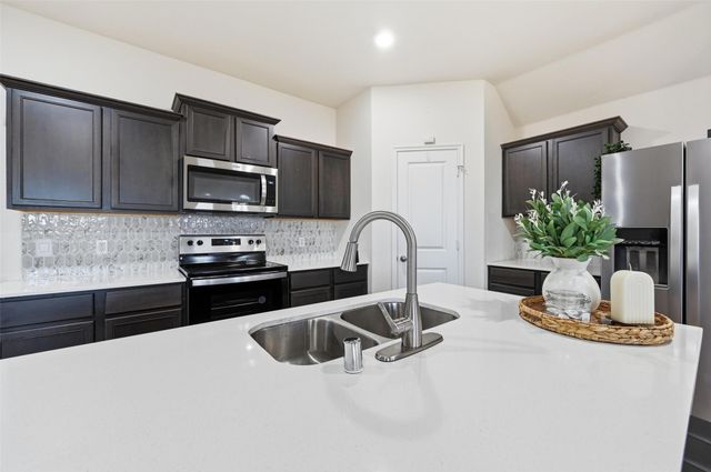 1012 Grand View Drive, Ennis, TX 75119