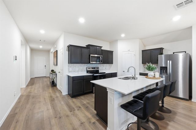 1012 Grand View Drive, Ennis, TX 75119