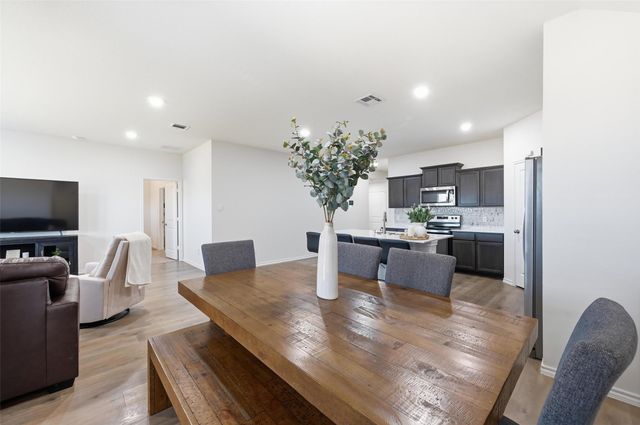 1012 Grand View Drive, Ennis, TX 75119