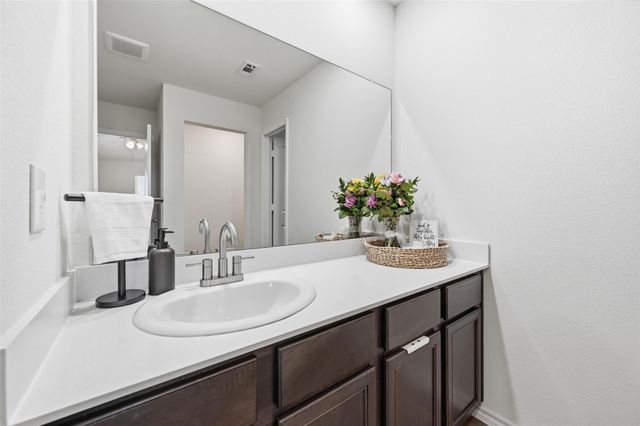 1012 Grand View Drive, Ennis, TX 75119