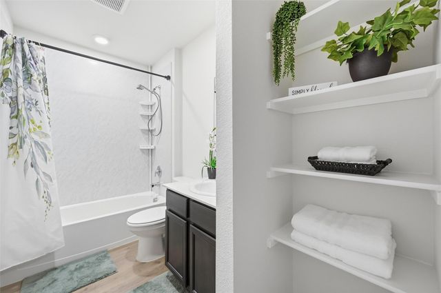 1012 Grand View Drive, Ennis, TX 75119