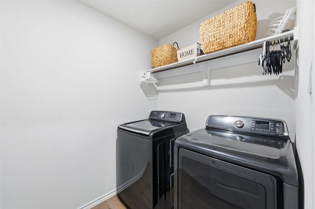 1012 Grand View Drive, Ennis, TX 75119