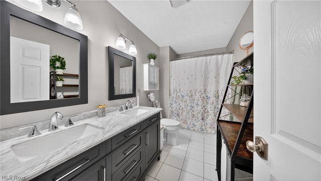 425 N Broadway Street, Medina, OH 44256