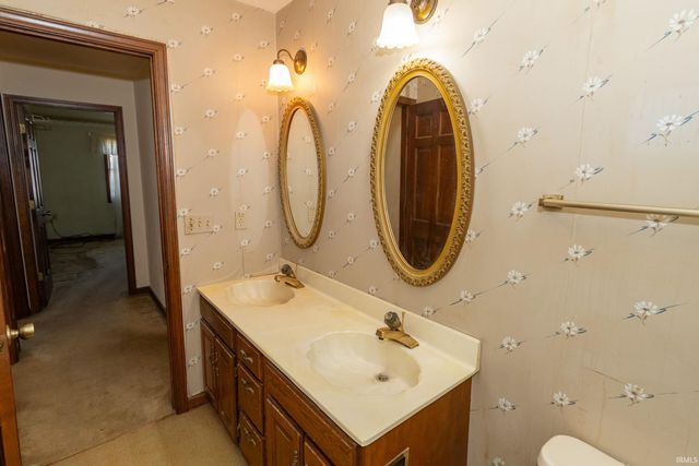 15566 Signal Hill Court, Granger, IN 46530