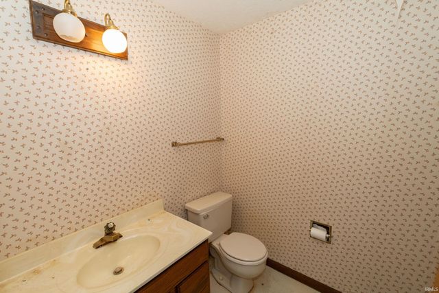 15566 Signal Hill Court, Granger, IN 46530