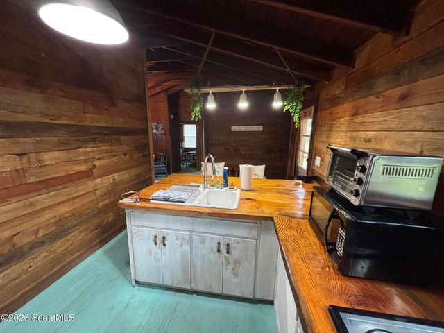 1113 Sturgeon Street SW, Darien, GA 31305