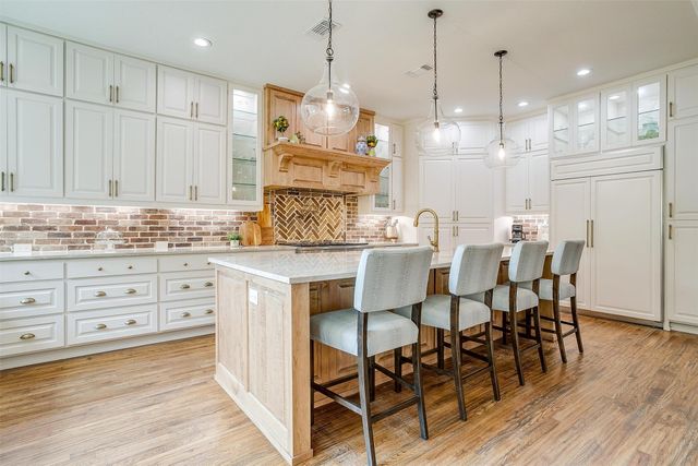 115 Lantana Court, Poolville, TX 76487