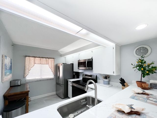 301 Ocean Bluffs Boulevard 202, Jupiter, FL 33477