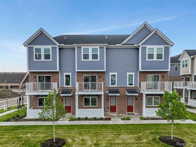 4837 Lismore Ln, Troy, MI 48085