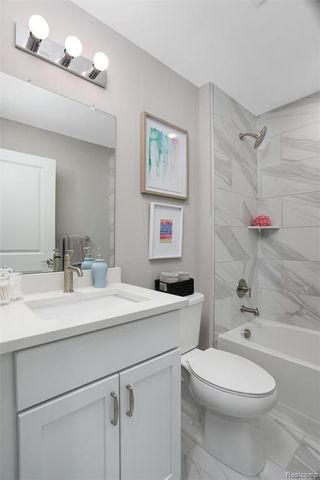 4837 Lismore Ln, Troy, MI 48085