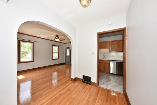 927 Genesee STREET, Waukesha, WI 53186