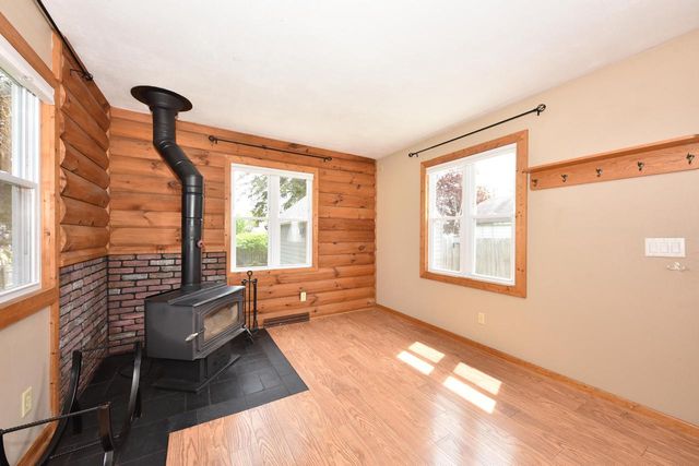 927 Genesee STREET, Waukesha, WI 53186