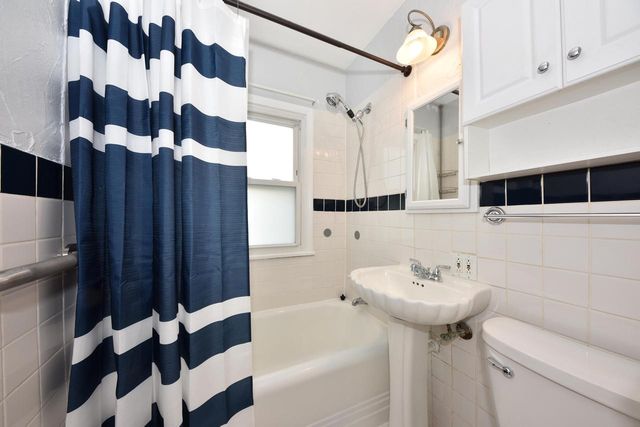 927 Genesee STREET, Waukesha, WI 53186