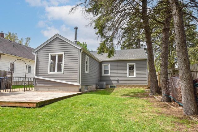 927 Genesee STREET, Waukesha, WI 53186