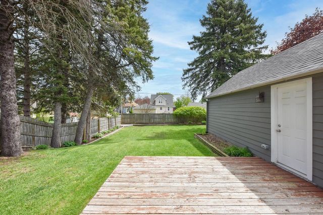 927 Genesee STREET, Waukesha, WI 53186
