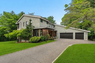99 Littlefield Rd, Newton, MA 02459