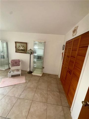 408 37TH TER, Cape Coral, FL 33914