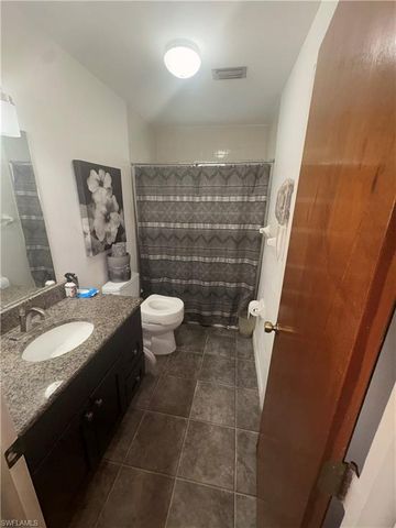 408 37TH TER, Cape Coral, FL 33914